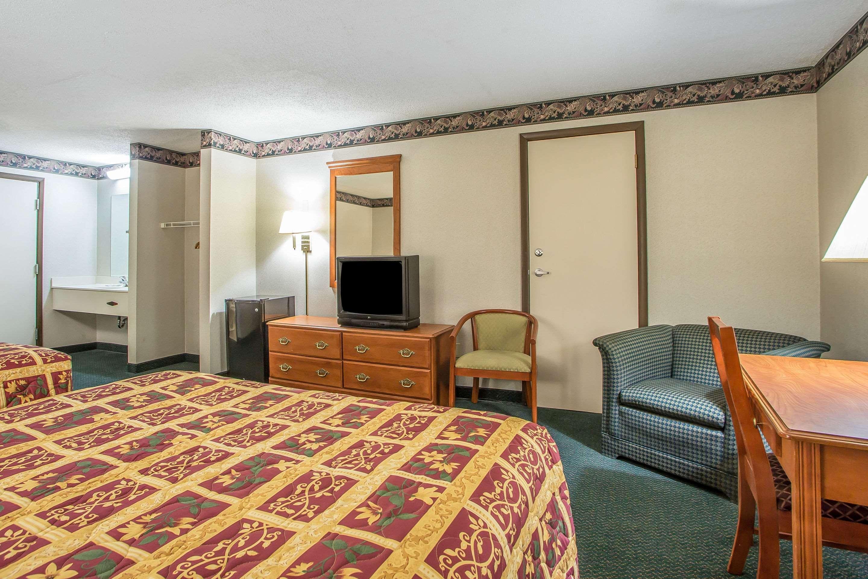 Rodeway Inn Bedford Kültér fotó
